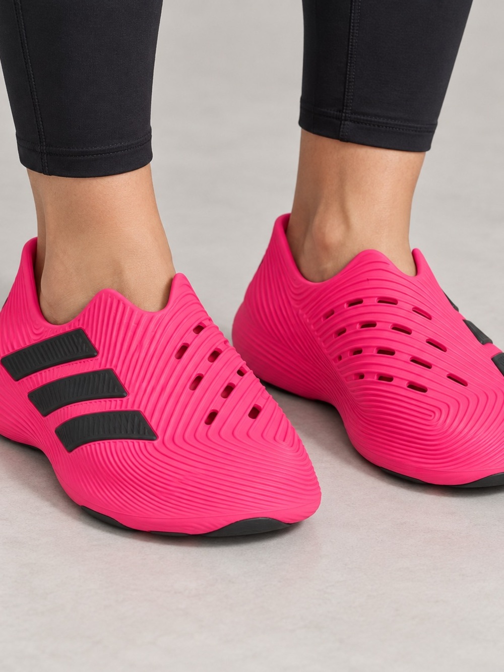 unisex/adult Adidas Purechill recovery shoes | Size 6 Men / Women’s 7